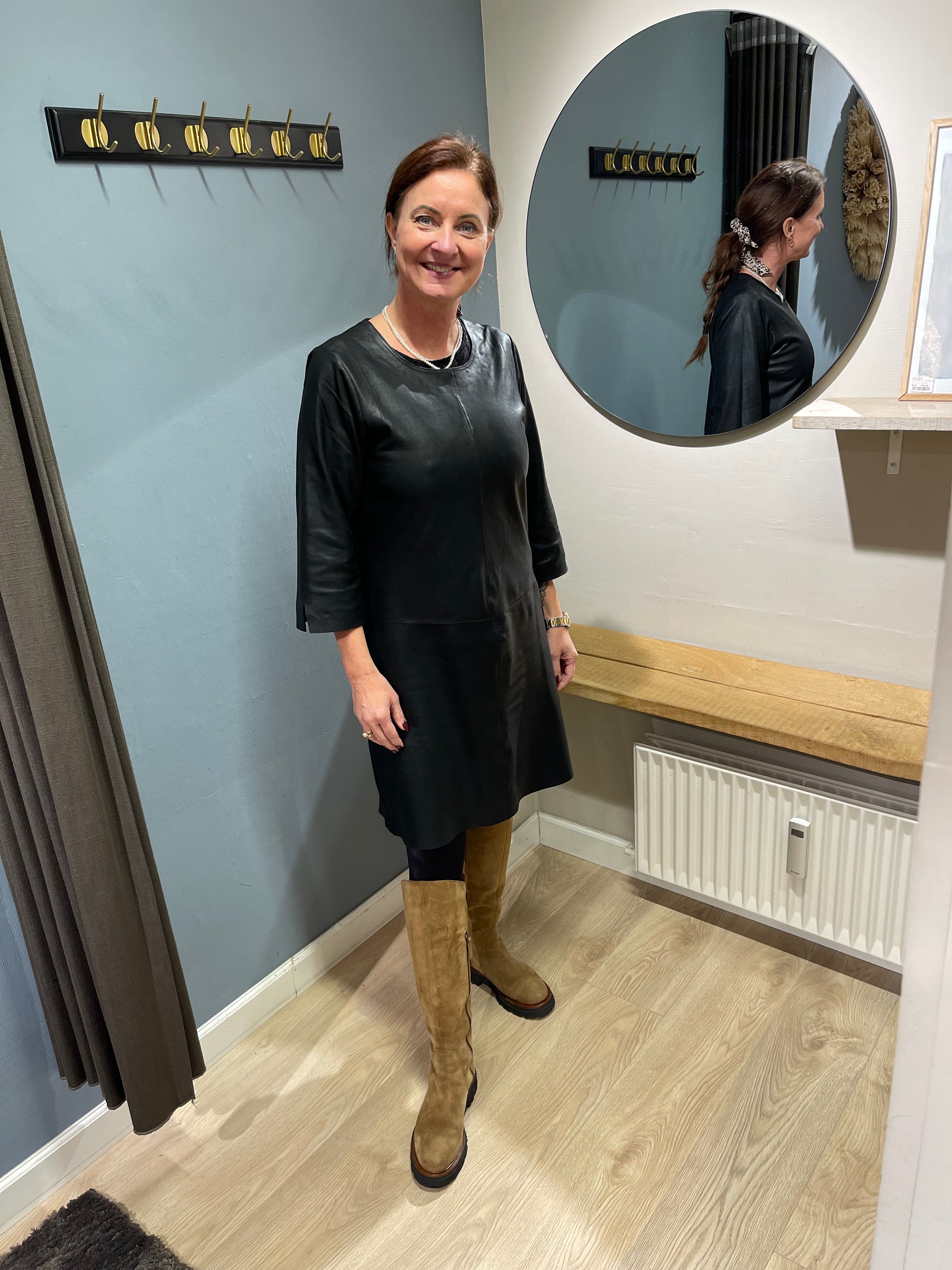 DEPECHE - BETH SKIND KJOLE SORT