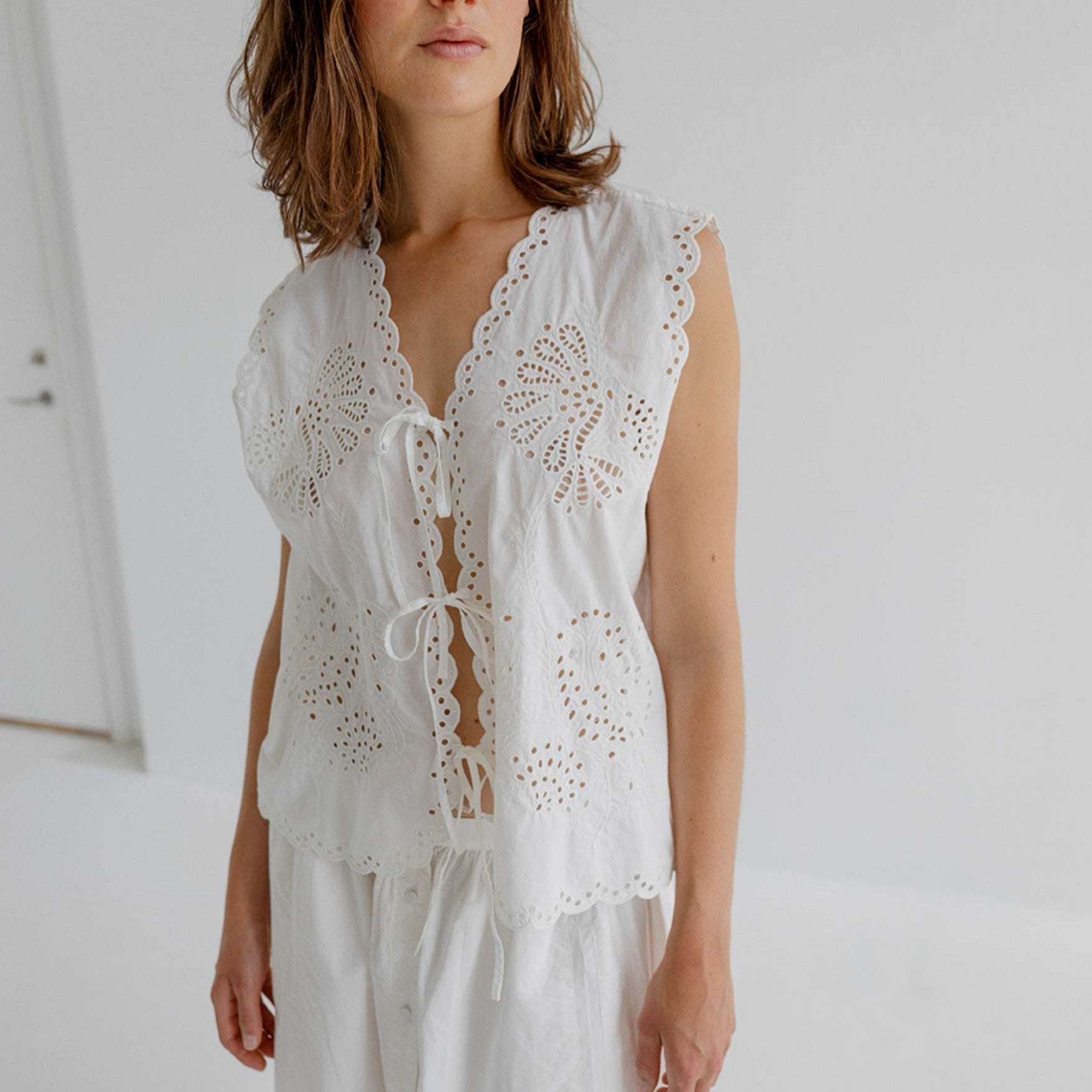 PROJECT AJ117 - HOPE BLUSE HVID