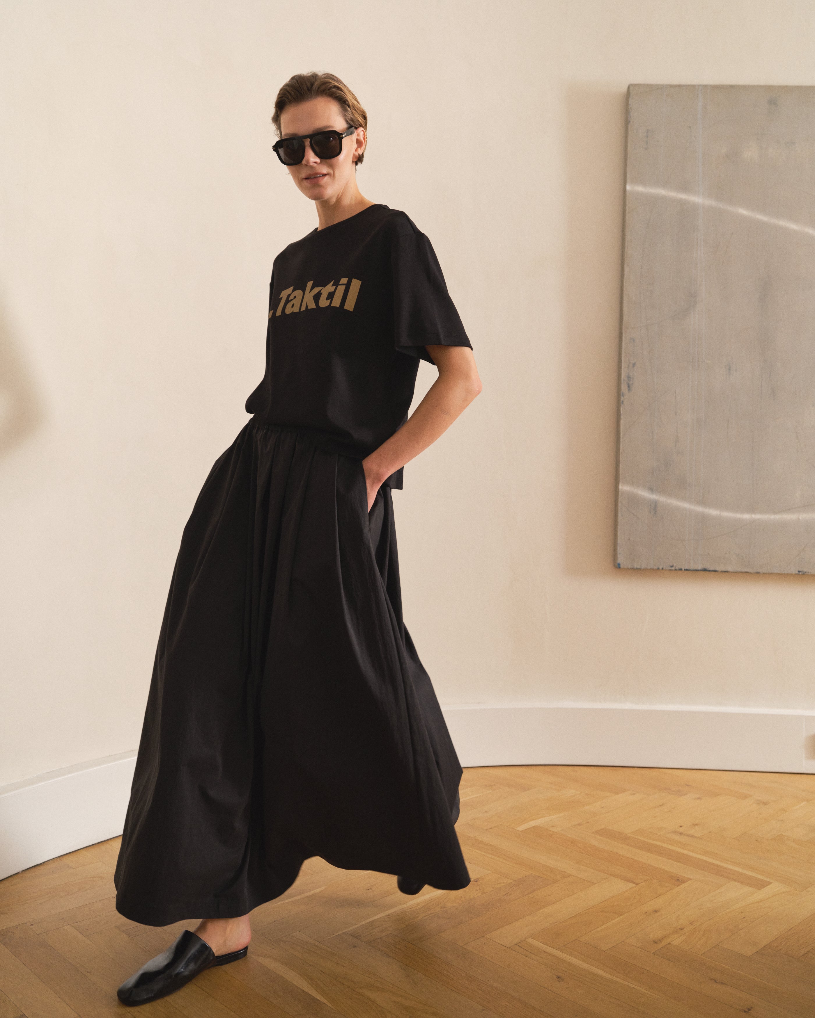 ATELIER TAKTIL - PARIS LOGO T-SHIRT SORT