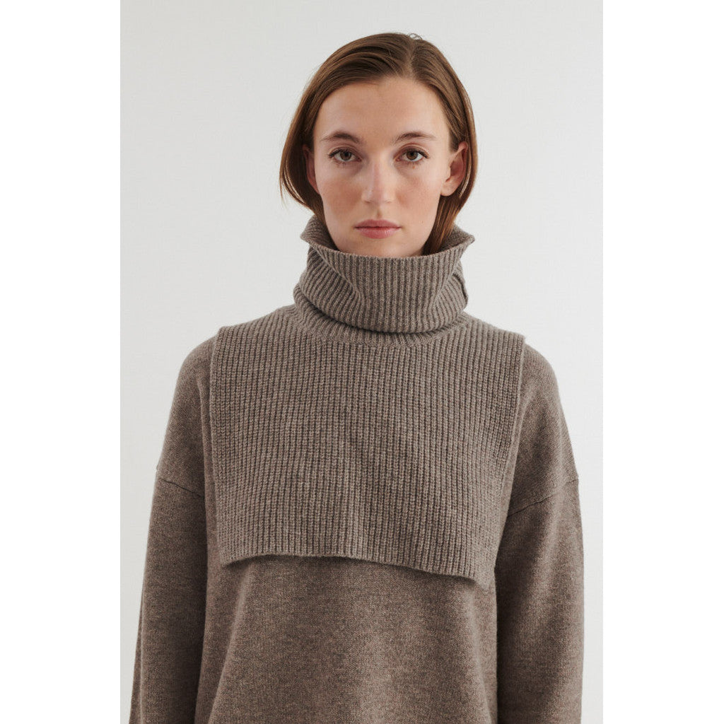 BASIC APPAREL - LIZ NECK VARMER PORTOBELLA