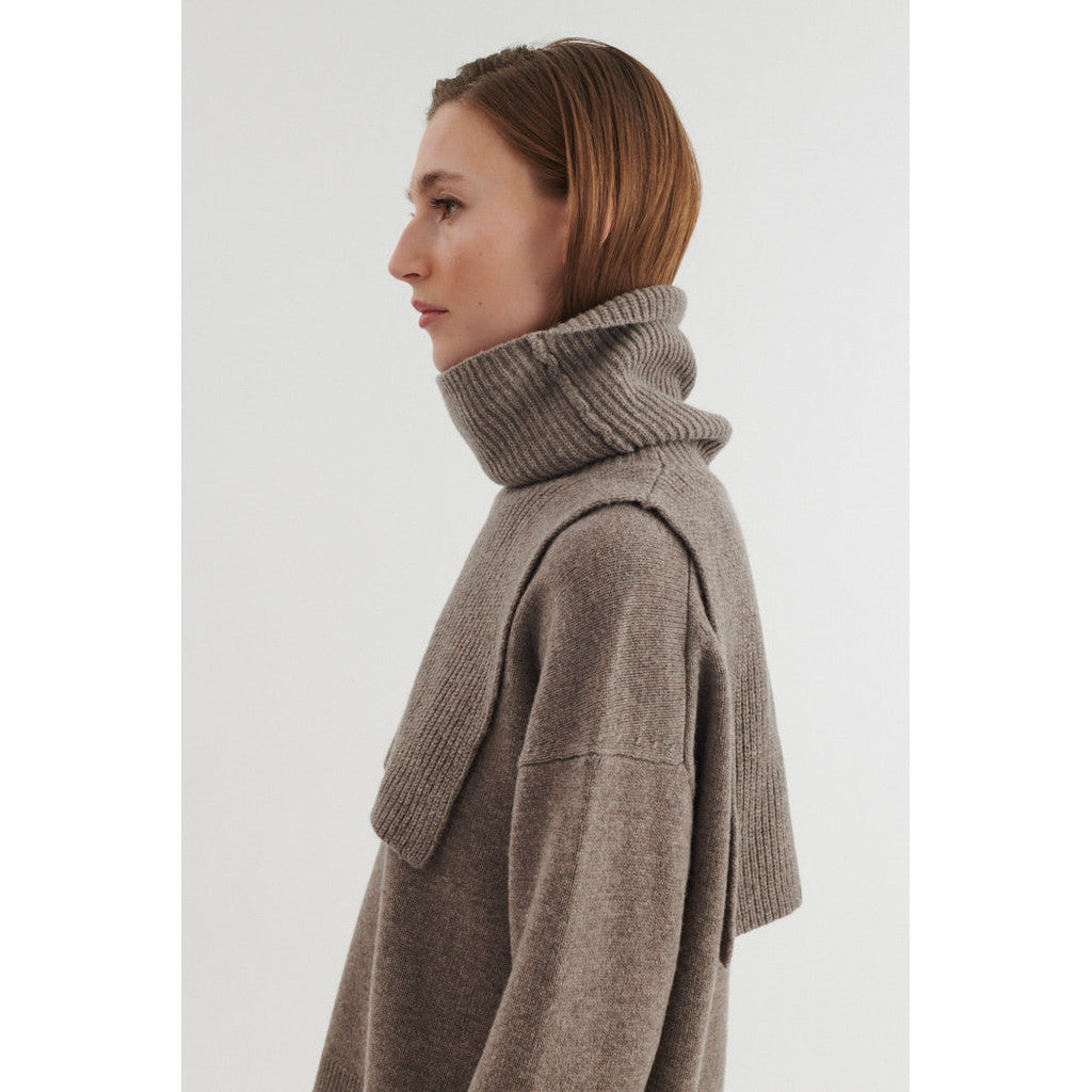 BASIC APPAREL - LIZ NECK VARMER PORTOBELLA