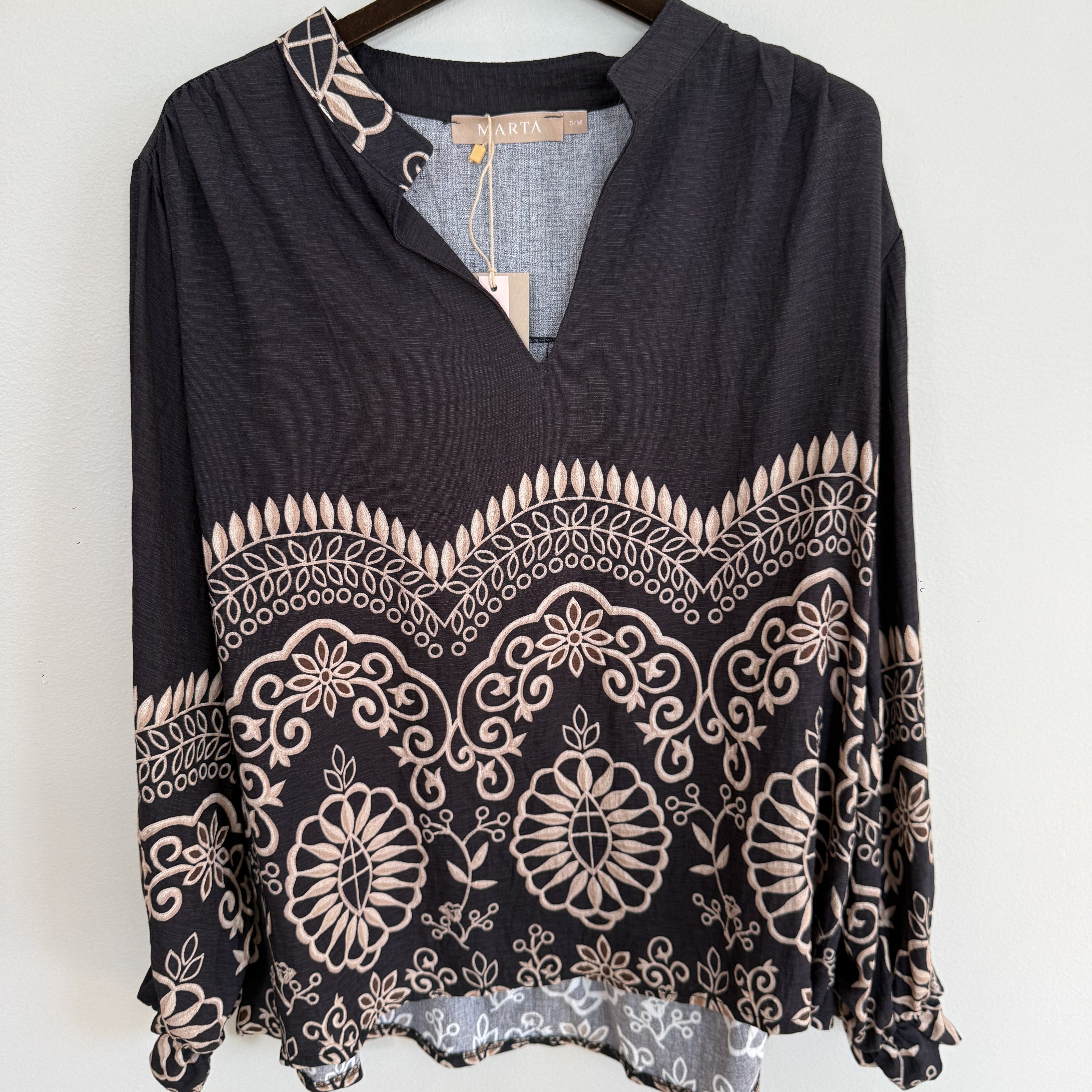 MARTA - LINDEN BLUSE SORT 1034TPB