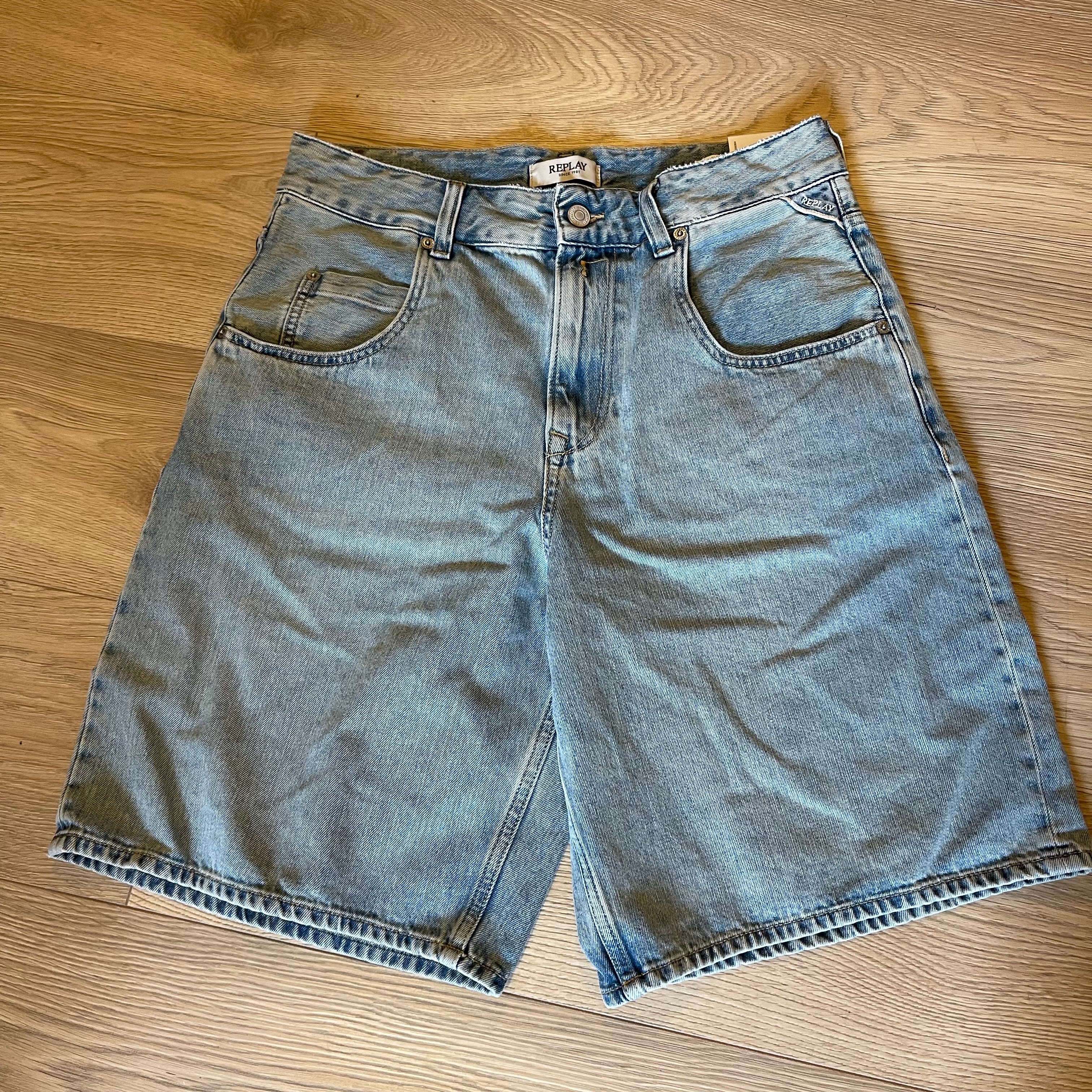 REPLAY - RELAXED STRAIGHT SHORTS